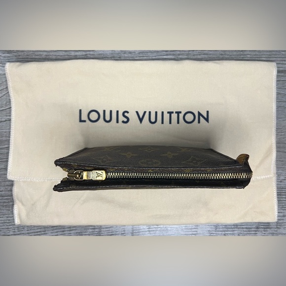 Louis Vuitton Monogram Poche Toilette 15 Cosmetic Pouch - Picture 6 of 10